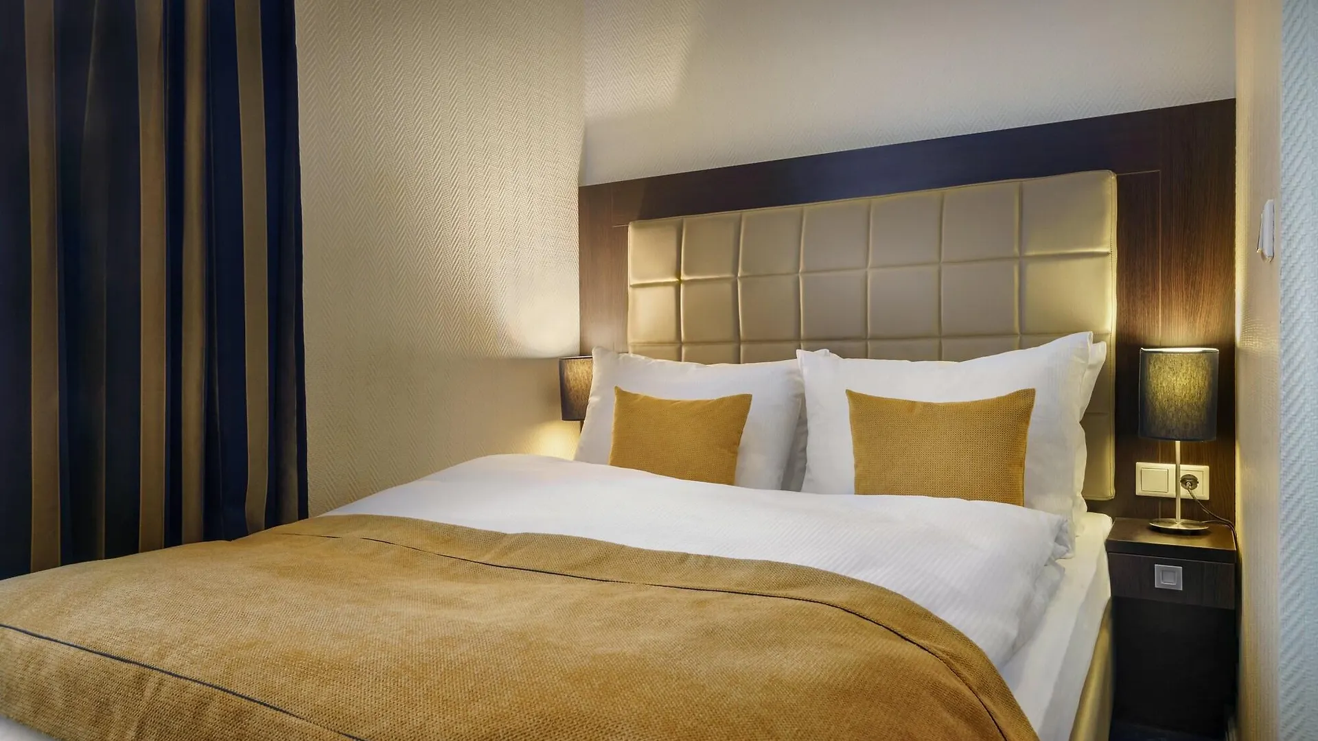 Hotel Continental Hamburg Hauptbahnhof Almanya