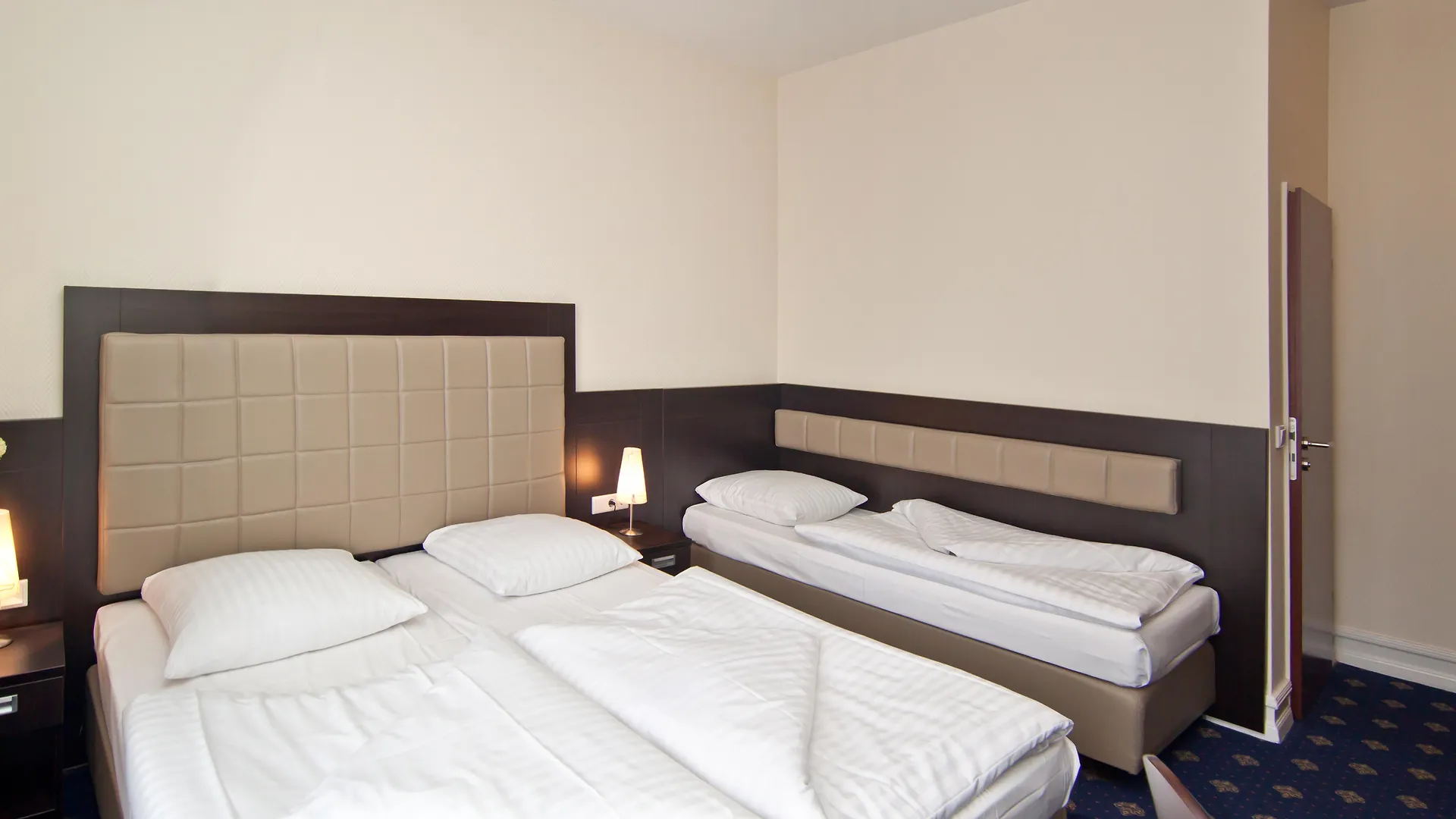Hotel Continental Hamburg Hauptbahnhof 3*,